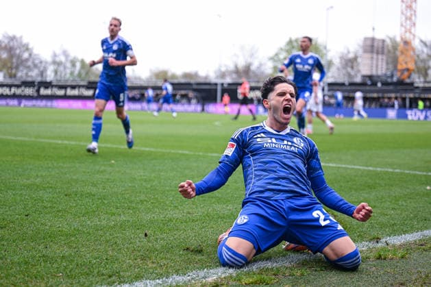 12 04 2026, Football, 2 Bundesliga, Season 2025 2026, Matchday 29, SV 07 Elversberg FC Schalke 04, Soufiane El Faouzi FC Schalke 04 is happy about the goal for 1 1, xRHR PHOTO YYx Copyright: KROEGER RHR-FOTOx RHR-FOTO YY