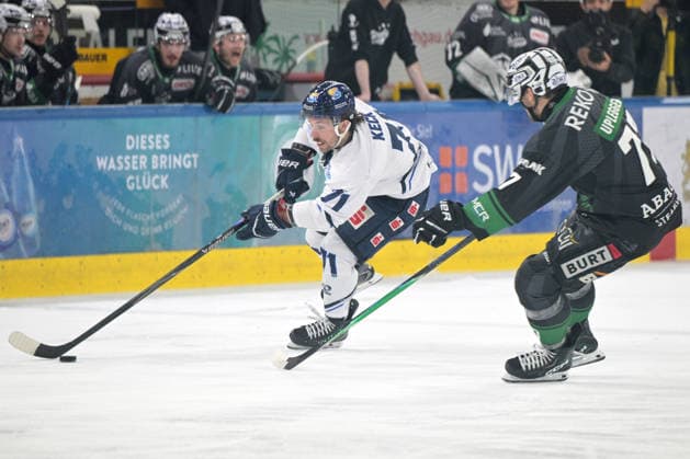 Tristan Keck EC Kassel Huskies, 71 on the puck in a duel with Arne Uplegger Bietigheim Steelers, 77 Bietigheim Steelers vs Kassel Huskies, Ice Hockey, DEL 2, PlayOff Game 6, Season 2025 2026, 12 04 2026 Bietigheim Steelers vs Kassel Huskies, Ice Hockey, DEL 2, PlayOff Game 6, Season 2025 2026, 12 04 2026 Bietigheim Copyright: xEibner-Pressefotox EP_TBR