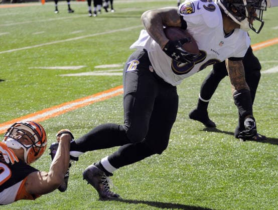 Oct. 26, 2014 - Cincinnati, OH, USA - Cincinnati Bengals cornerback Leon Hall twists back, releasing Baltimore Ravens wide receiver Steve Smith who runs up the sideline following a completion in the first quarter Sunday, Oct. 26, 2014 at Paul Brown Stadium in Cincinnati, Ohio. The Ravens fell to the Bengals 27-24. Copyright: xKarlxMertonxFerronx