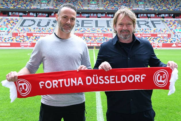 Soccer 2 Bundesliga Presentation of Alexander Ende as head coach at Fortuna Düsseldorf on 13 04 2026 in the Merkur Spiel Arena in Düsseldorf Alexander Ende Coach Head Coach Düsseldorf , left Sven Mislintat Board Member Sport Düsseldorf , right xRx