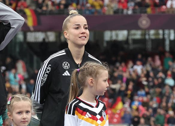 14 04 2026 Soccer womens soccer international World Cup qualifier qualifying match qualifying match for the 2027 World Cup Germany gg Austria Sportfoto Zink DaMa xdaxmax Giulia Gwinn 7, Germany laughs laughs laughs joy before the start of the match