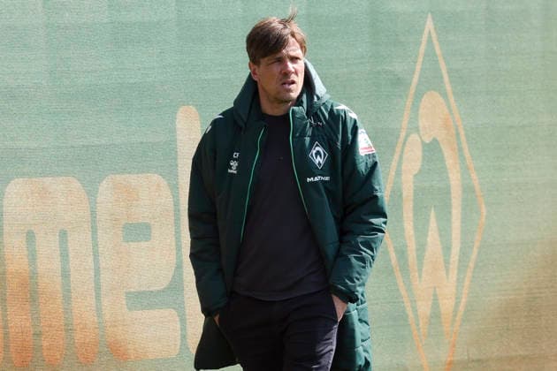 Managing Director Professional Football Sport Clemens Fritz Werder Bremen looks dejected, Bundesliga, Training Werder Bremen, Training ground at Weserstadion, April 15, 2026 in Bremen, Germany Photo by Marco Steinbrenner DeFodi Images Managing Director Professional Football Sport Clemens Fritz Werder Bremen looks dejected, Bundesliga, Training Werder Bremen, Training ground at Weserstadion, April 15, 2026 in Bremen, Germany Photo by Marco Steinbrenner DeFodi Images DFB DFL REGULATIONS PROHIBIT ANY USE OF PHOTOGRAPHS AS IMAGE SEQUENCES AND OR QUASI VIDEO