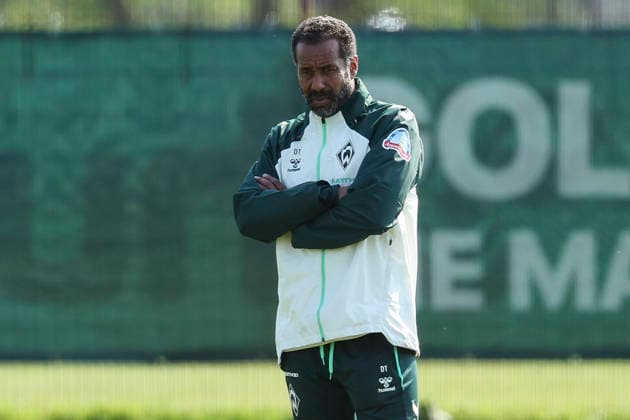 Coach Daniel Thioune Werder Bremen looks dejected, Bundesliga, Training Werder Bremen, Training ground at Weserstadion, April 15, 2026 in Bremen, Germany Photo by Marco Steinbrenner DeFodi Images Coach Daniel Thioune Werder Bremen looks dejected, Bundesliga, Training Werder Bremen, Training ground at Weserstadion, April 15, 2026 in Bremen, Germany Photo by Marco Steinbrenner DeFodi Images DFB DFL REGULATIONS PROHIBIT ANY USE OF PHOTOGRAPHS AS IMAGE SEQUENCES AND OR QUASI VIDEO