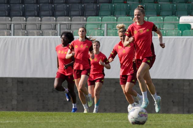 17 04 2026, xgrfx, Football DFB Media Dates, German Womens National Team Training f l Nicole Anyomi, Jule Brand, Linda Dallmann, Vivien Endemann German Womens National Team DFL DFB REGULATIONS PROHIBIT ANY USE OF PHOTOGRAPHS as IMAGE SEQUENCES and or QUASI VIDEO Ried
