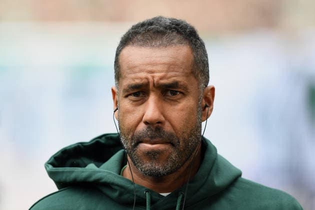 Trainer Daniel Thioune Werder Bremen looks on during the Bundesliga match between SV Werder Bremen and Hamburger SV, Weserstadion on April 18, 2026 in Bremen, Germany Photo by Ralf Treese DeFodi Images Trainer Daniel Thioune Werder Bremen looks on during the Bundesliga match between SV Werder Bremen and Hamburger SV at Weserstadion on April 18, 2026 in Bremen, Germany Photo by Ralf Treese DeFodi Images DFL regulations prohibit any use of photographs as image sequences and or quasi video Photo by Ralf Treese DeFodi Images
