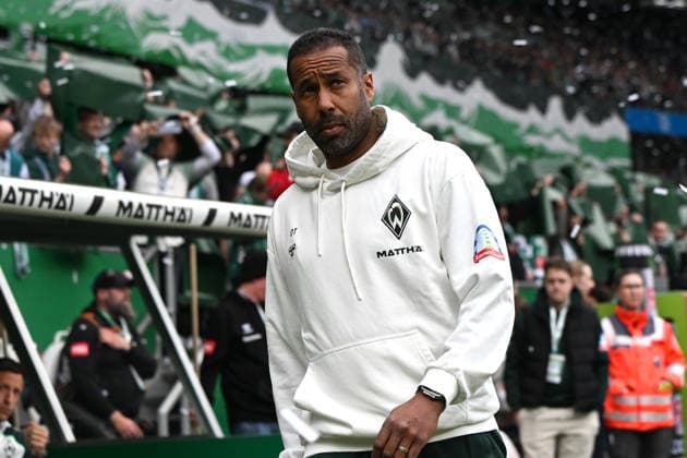 Trainer Daniel Thioune Werder Bremen looks on during the Bundesliga match between SV Werder Bremen and Hamburger SV, Weserstadion on April 18, 2026 in Bremen, Germany Photo by Ralf Treese DeFodi Images Trainer Daniel Thioune Werder Bremen looks on during the Bundesliga match between SV Werder Bremen and Hamburger SV at Weserstadion on April 18, 2026 in Bremen, Germany Photo by Ralf Treese DeFodi Images DFL regulations prohibit any use of photographs as image sequences and or quasi video Photo by Ralf Treese DeFodi Images
