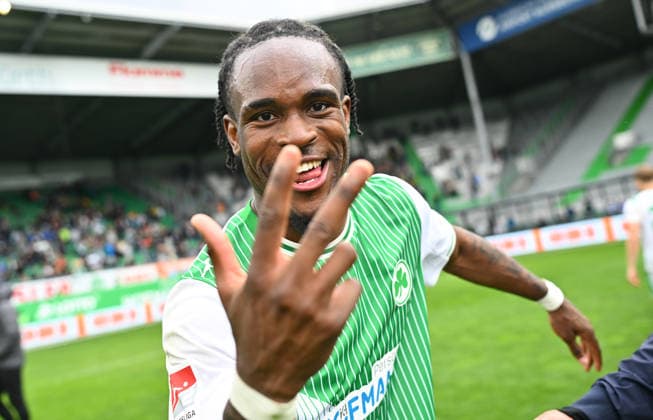 19 04 2026 Soccer Season 2025 2026 2 Soccer Bundesliga 30 Matchday SpVgg Greuther Fürth Kleeblatt SV Darmstadt 98 Lilien Sportfoto Zink xwoxzix DFL regulations prohibit any use of photographs as image sequences and or quasi video only for editorial use Noel Futkeu 9, SpVgg Greuther Fürth Jubel Freude nach Spielende DREI TORE DREI PUNKTE