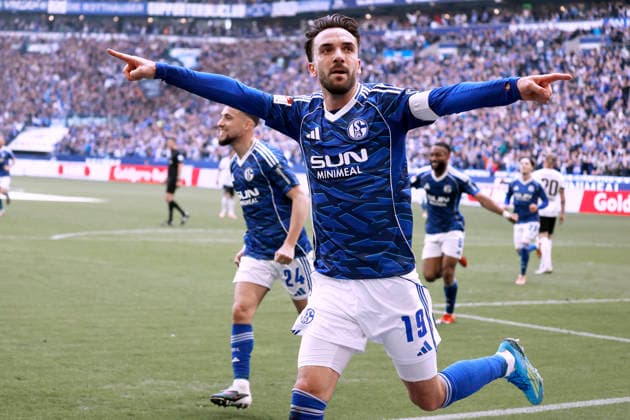 KARAMAN Kenan Kapitaen Team FC Schalke 04 cheers after his goal for 1 0 2 Soccer Bundesliga Season 2025 2026 Match FC Schalke 04 Preussen Muenster 4 1 on 19 04 2026 in Gelsenkirchen DFL REGULATIONS PROHIBIT ANY USE OF PHOTOGRAPHS as IMAGE SEQUENCES and or QUASI VIDEO Copyright: xLacixPerenyix
