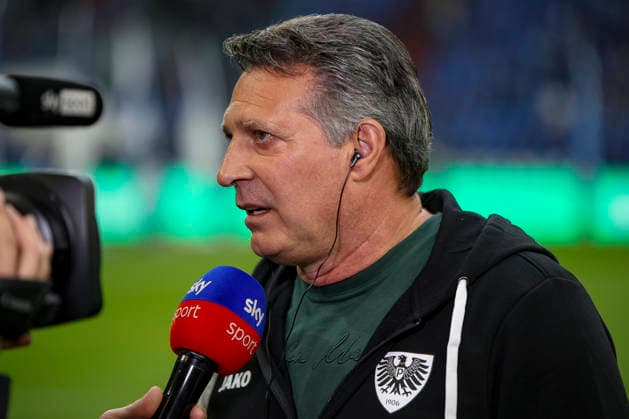 19 04 2026, GER, Soccer, Men, 2 BL, Season 2025 2026, FC Schalke 04 Preußen Münster Coach Alois Schwartz Münster Interview Gelsenkirchen VELTINS Arena Nordrhein Westfalen Germany Copyright: xAdrianxSchlüterx