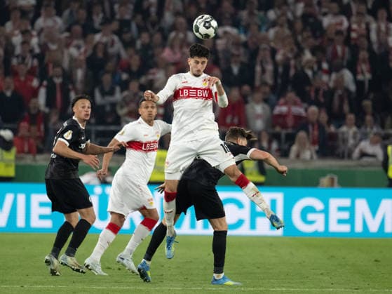 Atakan Karazor VfB Stuttgart, 16 GER, VfB Stuttgart vs SC Freiburg, Football, Men, DFB Pokal, Semifinal, Season 2025 2026, 23 04 2026, DFL DFB REGULATIONS PROHIBIT ANY USE OF PHOTOGRAPHS AS IMAGE SEQUENCES AND OR QUASI VIDEO, GER, VfB Stuttgart vs SC Freiburg, Football, Men, DFB Pokal, Semifinal, Season 2025 2026, 23 04 2026 Stuttgart Copyright: xEibner-Pressefoto WolfgangxFrankx EP_WFK
