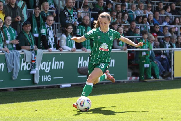Google Pixel Frauen Bundesliga, RB Leipzig SV Werder Bremen 25 04 2026 Michelle Weiß 15, Werder Bremen Fußball, Google Pixel Frauen Bundesliga, Saison 2025 2026, 23 Spieltag RB Leipzig vs SV Werder Bremen am 25 04 2026, Trainingszentrum Cottaweg, Leipzig DFB REGULATIONS PROHIBIT ANY USE OF PHOTOGRAPHS AS IMAGE SEQUENCES AND OR QUASI VIDEO Copyright: xBEAUTIFULxSPORTS JanxKaeferx