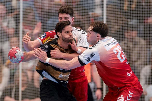 26 04 2026, 29 Matchday of the 2 Handball Bundesliga, TuSEM Essen HC Elbflorenz 2006 f l Doruk Pehlivan HC Elbflorenz 2006 , Valentin Willner TuSEM Essen , Tom Wolf TuSEM Essen Essen Am Hallo NRW Germany xRHR PHOTO DEx Copyright: DennisxEwert RHR-FOTOx RHR-FOTO DE