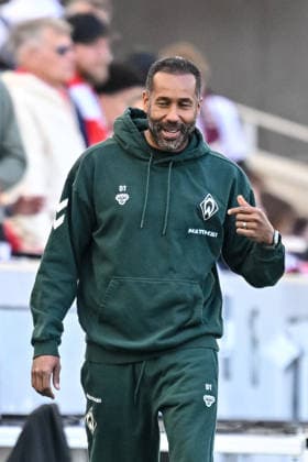 Trainer Daniel Thioune Werder Bremen Looks on during the Bundesliga match between VfB Stuttgart and SV Werder Bremen, MHPArena Stuttgart on April 26, 2026 in Stuttgart, Germany Photo by Harry Langer DeFodi Images Trainer Daniel Thioune Werder Bremen Looks on during the Bundesliga match between VfB Stuttgart and SV Werder Bremen at MHPArena Stuttgart on April 26, 2026 in Stuttgart, Germany Photo by Harry Langer DeFodi Images DFL regulations prohibit any use of photographs as image sequences and or quasi video Photo by Harry Langer DeFodi Images DFL regulations prohibit any use of photographs as image sequences and or quasi video