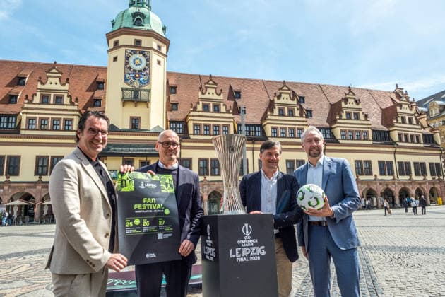 The UEFA Conference League trophy is the focus of the Fan Festival on the market square in Leipzig Around the final on 27 May 2026, the city centre will be transformed into a large fan zone with concerts, hands-on activities and an international soccer atmosphere From left Tom Scheunemann, Dirk Deumeland, Heiko rosenthal, Stefan Schädler Program Fan Festival Final Conference League