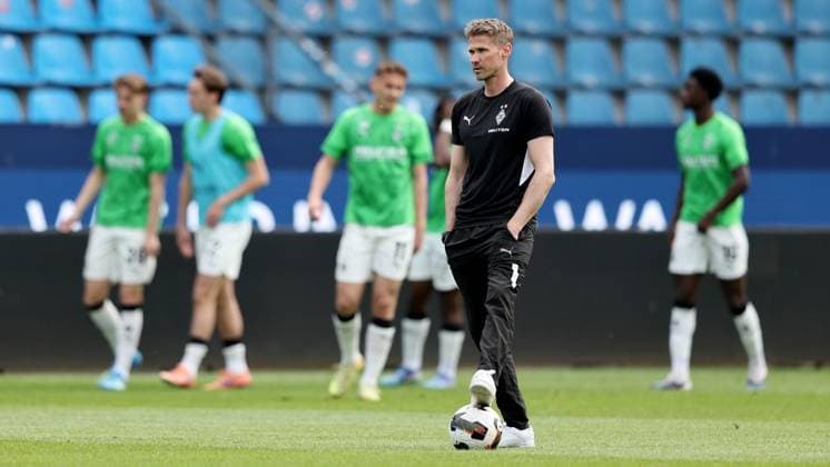 Soccer Regionalliga West VfL Bochum U21 Borussia Mönchengladbach U23 FOR EDITORIAL PURPOSES ONLY p TRainer Oliver Kirch Borussia Mönchengladbach U23 at the Soccer Regionalliga West match of VfL Bochum U21 against Borussia Mönchengladbach U23 on April 27, 2026 at Vonovia Ruhrstadion in Bochum Germany Nordrhein Westfalen Bochum Copyright ChristofxKöpsel Copyright: ChristofxKöpsel doc85lnetcjkgjyrb7ic7g ,EDITORIAL USE ONLY Copyright: ChristofxKöpsel