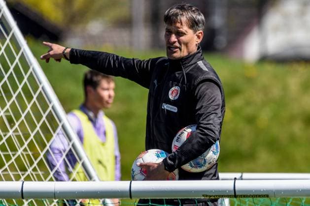 Coach Alexander Blessin Pauli Germany , Hamburg , Training ground at Kollaustrasse , Football , 1 Bundesliga , Training of FC St Pauli