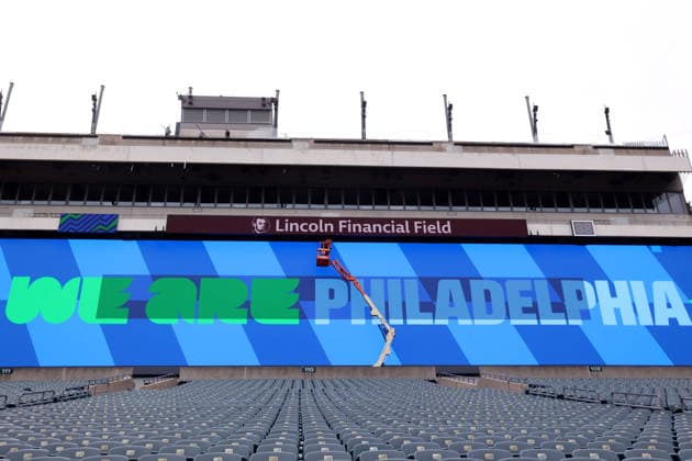 April 28, 2026, Washington Dc, Virginia, USA: Contractors work to prepare the field and the bleachers at Lincoln Financial Field, one of the stadiums hosting the 2026 FIFA World Cup, WM, Weltmeisterschaft, Fussball at Lincoln Financial Field in Philadelphia, USA, on April 28, 2026. Philadelphia Stadium will host six matches at the FIFA World Cup 2026, including one knockout-stage fixture on American Independence Day. The full match schedule for the biggest-ever FIFA World Cup has now been unveiled, giving the framework for the 104-game tournament featuring 48 teams across 16 host cities in three countries à Canada, Mexico, and the United States. Washington Dc USA - ZUMAs337 20260428_znp_s337_018 Copyright: xGentxShkullakux