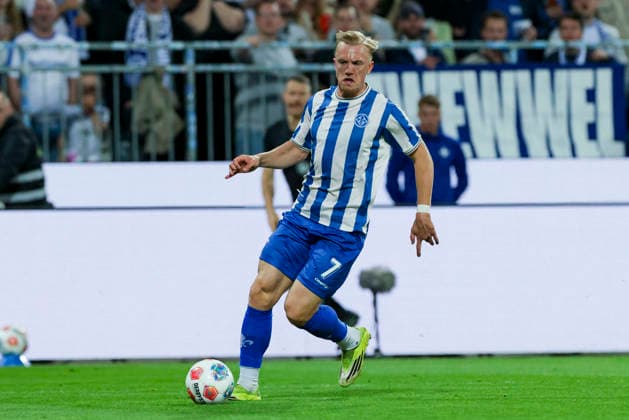 Isac Lidberg SV Darmstadt 98 controls the ball, 2 Bundesliga, SV Darmstadt 98 v SV 07 Elversberg, Merck Stadion am Böllenfalltor on April 25, 2026 in Darmstadt, Germany Photo by Marco Steinbrenner DeFodi Images Isac Lidberg SV Darmstadt 98 controls the ball, 2 Bundesliga, SV Darmstadt 98 v SV 07 Elversberg, Merck Stadion am Böllenfalltor, April 25, 2026 in Darmstadt, Germany Photo by Marco Steinbrenner DeFodi Images