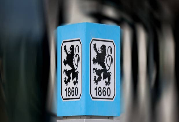 Football: TSV 1860 Munich buys back old trademark rights following forced relegation and insolvency proceedings, archive images