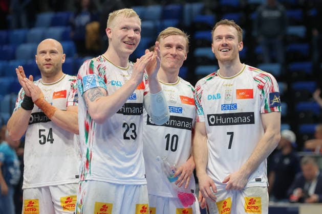 29 04 2026, xtgx, Handball, EHF Champions League 1 4 Final, Pick Szeged SC Magdeburg v l Magnus Saugstrup Magdeburg, 23 , Gisli Thorgeir Kristjansson Magdeburg, 10 , Felix Claar Magdeburg, 7 Celebrating the victory, cheering after the match Szegend