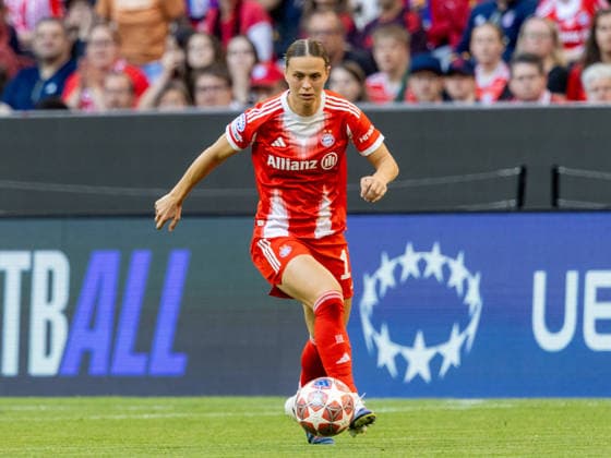 Bayerns 17 Klara BUEHL BÜHL Womens football Muenchen Barcelona 1 1 Womens soccer Champions League, FC Bayern Munich FC Barcelona, semi-final, first leg, 2025 2026 season, on 25 04 2026 in Munich, A L L I A N Z A R E N A, Germany Source Copyright Credit Oryk HAIST xFRAUENFUSSBALL-BAYERN-BARCELONAx