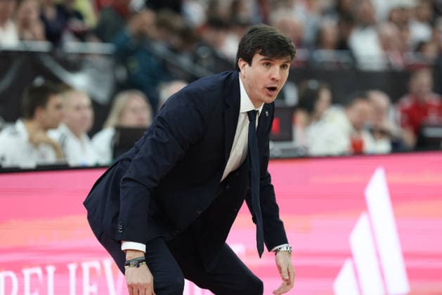 Pedro Calles Alba Berlin, Head Coach , GER, FC Bayern Basketball vs Alba Berlin, Basketball, easycredit Basketball Bundesliga, 27 Matchday, Season 2025 2026, 01 05 2026, GER, FC Bayern Basketball vs Alba Berlin, Basketball, easycredit Basketball Bundesliga, 27 Matchday, Season 2025 2026, 01 05 2026 Muenchen Copyright: xEibner-Pressefoto JennixMaulx EP_JML
