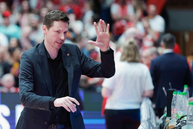 In the picture sports director Thorsten Leibenath ratiopharm Ulm 02 05 2026, Basketball, Fitness First Wuerzburg Baskets vs ratiopharm Ulm, easyCredit BBL, 32 Matchday, Germany, 97072, tectake Arena Wuerzburg, Copyright: HMBxMedia xJulienxBecker