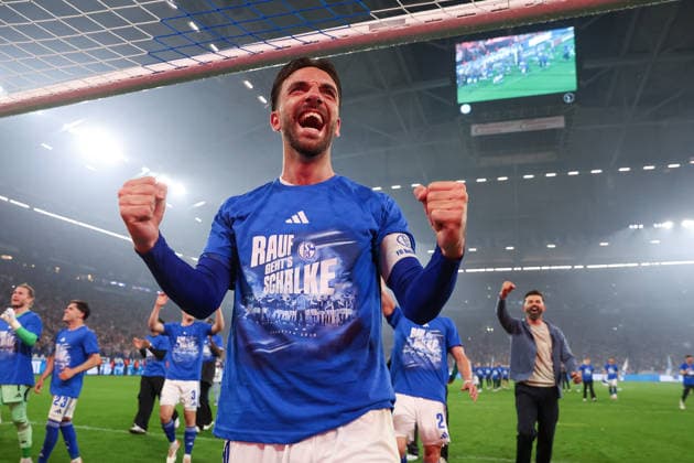 2 Bundesliga FC Schalke 04 Fortuna Düsseldorf on 02 05 2026 in the Veltins Arena at Schalke Jubilation and joy about the promotion at Kenan Karaman Schalke 19 MH