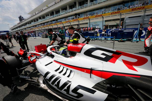 (87) Oliver Bearman (GBR) - TGR Haas F1 Team during the Formula 1 Crypto.com Miami Grand Prix 2026 at Miami International Autodrome in Miami Gardens, United States. Round 6 of the 2026 FIA Formula One World Championship, WM, Weltmeisterschaft held May 1-3, 2026. The Miami International Autodrome, located in the grounds of the Hard Rock Stadium, hosts the sixth round featuring the Sprint format. This event weekend features the F1 Sprint format, with a Sprint Shootout and Sprint Race in addition to the standard qualifying session and Grand Prix.  Copyright: xAlessioxDexMarcox xAvens-images.com AvensImages IPAxSportx xipa-agency.netx xx IPA_74390927 IPA_Agency_IPA74390927