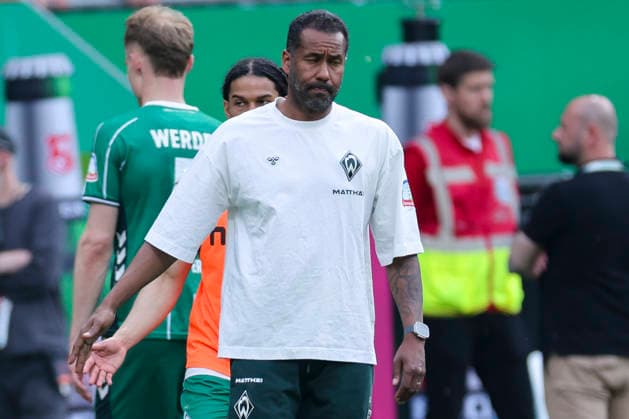 Trainer Daniel Thioune Werder Bremen looks dejected, Bundesliga, SV Werder Bremen v FC Augsburg, Weserstadion on 02 May 2026 in Bremen, Germany Photo by Marco Steinbrenner DeFodi Images Trainer Daniel Thioune Werder Bremen looks dejected, Bundesliga, SV Werder Bremen v FC Augsburg, Weserstadion, May 2, 2026 in Bremen, Germany Photo by Marco Steinbrenner DeFodi Images DFL regulations prohibit any use of photographs as image sequences and or quasi video