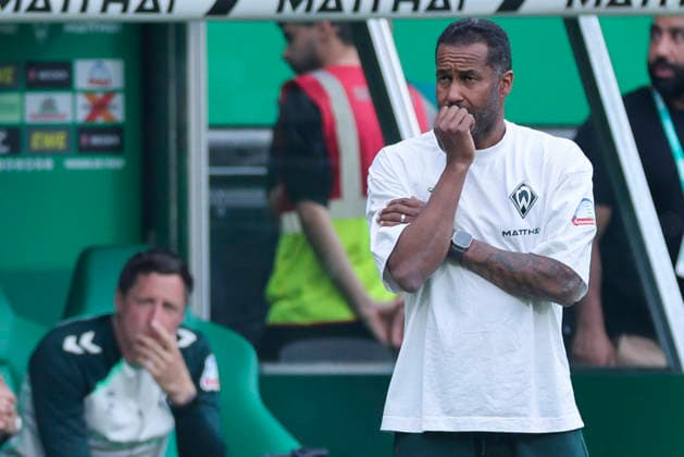 Trainer Daniel Thioune Werder Bremen looks dejected, Bundesliga, SV Werder Bremen v FC Augsburg, Weserstadion on 02 May 2026 in Bremen, Germany Photo by Marco Steinbrenner DeFodi Images Trainer Daniel Thioune Werder Bremen looks dejected, Bundesliga, SV Werder Bremen v FC Augsburg, Weserstadion, May 2, 2026 in Bremen, Germany Photo by Marco Steinbrenner DeFodi Images DFL regulations prohibit any use of photographs as image sequences and or quasi video