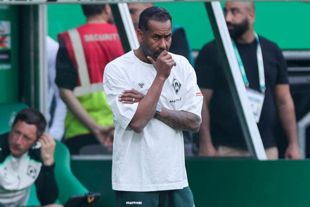 Trainer Daniel Thioune Werder Bremen looks dejected, Bundesliga, SV Werder Bremen v FC Augsburg, Weserstadion on 02 May 2026 in Bremen, Germany Photo by Marco Steinbrenner DeFodi Images Trainer Daniel Thioune Werder Bremen looks dejected, Bundesliga, SV Werder Bremen v FC Augsburg, Weserstadion, May 2, 2026 in Bremen, Germany Photo by Marco Steinbrenner DeFodi Images DFL regulations prohibit any use of photographs as image sequences and or quasi video