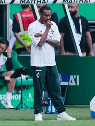 Trainer Daniel Thioune Werder Bremen looks dejected, Bundesliga, SV Werder Bremen v FC Augsburg, Weserstadion on 02 May 2026 in Bremen, Germany Photo by Marco Steinbrenner DeFodi Images Trainer Daniel Thioune Werder Bremen looks dejected, Bundesliga, SV Werder Bremen v FC Augsburg, Weserstadion, May 2, 2026 in Bremen, Germany Photo by Marco Steinbrenner DeFodi Images DFL regulations prohibit any use of photographs as image sequences and or quasi video