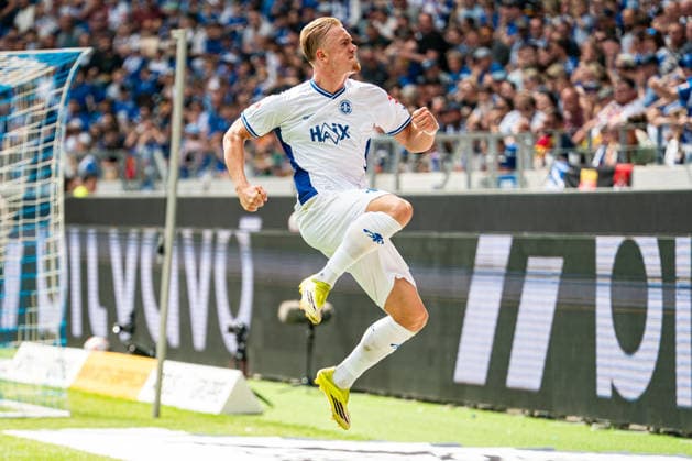 03 05 2026, xdaymx, Soccer 2 Bundesliga, Karlsruher SC SV Darmstadt 98 Goal celebration of Isac Lidberg SV Darmstadt 98 in front of the fans for the 1 1 equalizer DFL DFB REGULATIONS PROHIBIT ANY USE OF PHOTOGRAPHS as IMAGE SEQUENCES and or QUASI VIDEO Karlsruhe