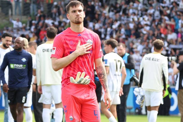 03 05 2026, xrekx, Fussball 2 Bundesliga, SV Elversberg SC Paderborn 07 v l Dennis Seimen SC Paderborn 07 thanks the fans, the player thanks the fans for their support Spielende DFL DFB REGULATIONS PROHIBIT ANY USE OF PHOTOGRAPHS as IMAGE SEQUENCES and or QUASI VIDEO Elversberg