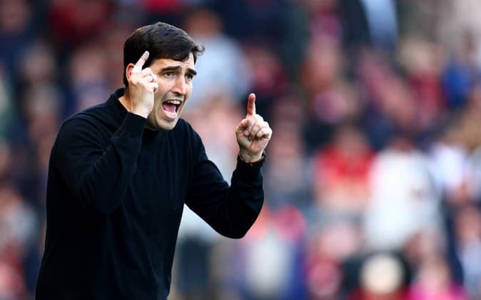 AFC Bournemouth Manager Andoni Iraola. AFC Bournemouth v Crystal Palace, Premier League, Football, Vitality Stadium, Bournemouth , UK - 03 May 2026Bournemouth Vitality Stadium United Kingdom EDITORIAL USE ONLY No use with unauthorised audio, video, data, fixture lists, club league logos or live services. Online in-match use limited to 120 images, no video emulation. No use in betting, games or single club league player publications. Copyright: xJamesxMarsh Shutterstockx 16854586cj