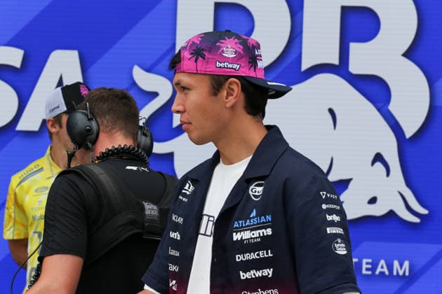 (23) Alexander Albon (THA) - Atlassian Williams F1 Team - Williams FW48 - Mercedes during the Formula 1 Crypto.com Miami Grand Prix 2026 at Miami International Autodrome in Miami Gardens, United States. Round 6 of the 2026 FIA Formula One World Championship, WM, Weltmeisterschaft held May 1-3, 2026. The Miami International Autodrome, located in the grounds of the Hard Rock Stadium, hosts the sixth round featuring the Sprint format. This event weekend features the F1 Sprint format, with a Sprint Shootout and Sprint Race in addition to the standard qualifying session and Grand Prix. Copyright: xAlessioxDexMarcox xAvens-images.com AvensImages IPAxSportx xipa-agency.netx xx IPA_74412983 IPA_Agency_IPA74412983