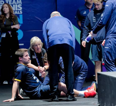 Kristian Karlsson, Sweden, injured during his teams 3-0 victory over Hungary at the World Table Tennis Championships in London Kristian Karlsson, Sweden, wins with his team on May 5, 2026 in the battle for a place in the round of 16 at the World Team Table Tennis Championships in London at the Ovo Arena Wembley against Hungary It will probably be his last game at this World Championships The Swede was injured against the Hungarian David Szantosi, the first assumption is an adductor strain London OVO Arena Wembley London England