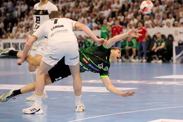 photo Goal throw by Matko Moslavac Nasice against Magnus Landin Kiel Handball Men on Tue 05 05 2026 Mens EHF European League , THW Kiel RK Nexe Nasice
