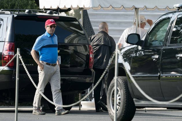 October 15, 2017 - Washington, District of Columbia, United States of America - United States Senator Rand Paul (Republican of Kentucky), left, and US President Donald J. Trump, right, exit a vehicle outside the South Portico of the White House after returning from a golf outing in Virginia, in Washington, DC, USA, 15 October 2017..Credit: Michael Reynolds Pool via CNP Copyright: xMichaelxReynoldsx