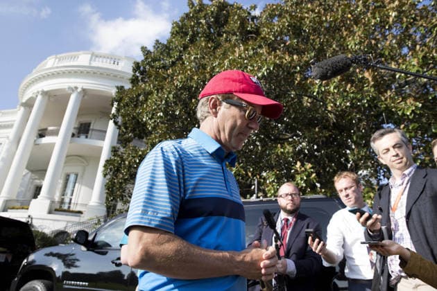 October 15, 2017 - Washington, District of Columbia, United States of America - United States Senator Rand Paul (Republican of Kentucky), left, speaks with members of the news media outside the South Portico of the White House after returning from a golf outing in Virginia with US President Donald J. Trump, in Washington, DC, USA, 15 October 2017..Credit: Michael Reynolds Pool via CNP Copyright: xMichaelxReynoldsx