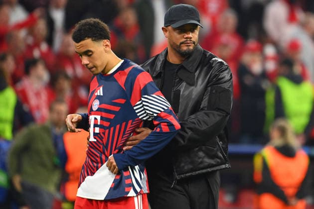 Coach Vincent KOMPANY Bayern Muenchen trotters Jamal MUSIALA Bayern Muenchen after the match, disappointment,frustration,disappointed,frustrated,dejected, Football Champions League,season 2025 26, semi-final FC Bayern Muenchen Paris Saint Germain PSG 1 1 on 06 05 2026 A L L I A N Z A R E N A