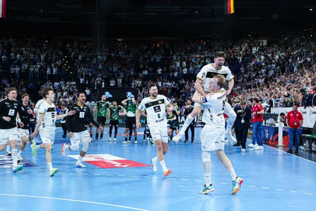 THW Kiel jubilant after victory end of match GER, THW Kiel vs RK Nexe, Handball, EHF European League, Quarter-final, second leg, 2025 2026 season, 05 05 2026 GER, THW Kiel vs RK Nexe, Handball, EHF European League, Quarter-final, second leg, 2025 2026 season, 05 05 2026 Kiel Copyright: xEibner-Pressefoto MarcelxvonxFehrnx EP_MFN
