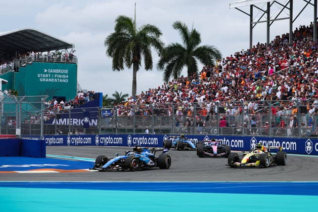23 ALBON Alexander tha , Williams F1 Team FW48, action81 PIASTRI Oscar aus , McLaren F1 Team MCL40, action