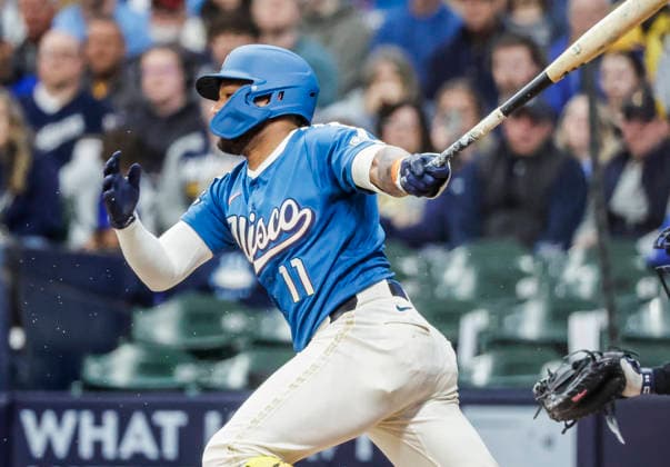 Milwaukee Brewers left fielder Jackson Chourio hits an RBI single in the second inning of the MLB, Baseball Herren, USA game between the New York Yankees and the Milwaukee Brewers at American Family Field in Milwaukee, Wisconsin on Friday May 8, 2026.  MIL20260508813 TANNENxMAURY