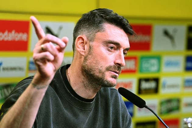 Coach Albert RIERA F disappointment, disappointed, frustration, dejected, in the press conference after the match Football 1 Bundesliga, 33 matchday, matchday33, matchday33, Borussia Dortmund DO Eintracht Frankfurt F 3 2 on 08 04 2026 in Dortmund Germany DFL regulations prohibit any use of photographs as image sequences and or quasi video Â
