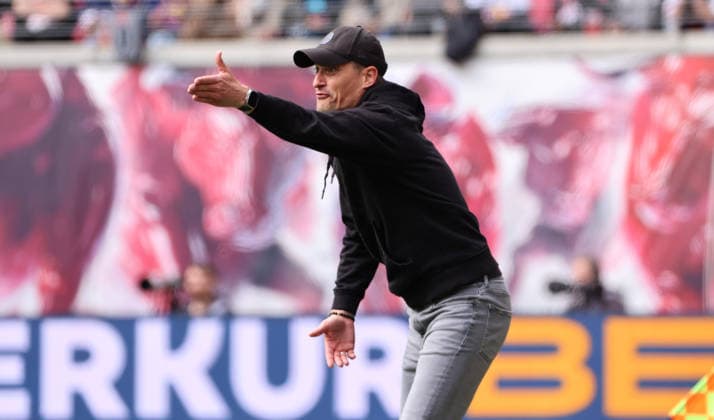 Coach Alexander Blessin gives instructions Action upper body Sport Soccer Football DFL Bundesliga Men 33 Matchday Season 2025 2026 09 05 2026 Rasen Ballsport RB Leipzig RBL vs FC St Pauli Hamburg at RedBull Arena DFL regulations prohibit any use of photographs as image sequences and or quasi video
