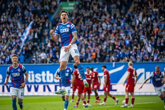 Rostock, Germany 09 May 2026 3 Liga 2025 2026 Sp 37 FC Hansa Rostock vs VfB Stuttgart II In the picture Lukas Wallner Hansa Rostock cheers after his goal for 3 1 DFB regulations prohibit any use of photographs as image sequences and or quasi video Copyright: xFotostandx xVoelkerx