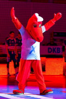 DAIKIN Handball Bundesliga, Kassel, MT Melsungen vs ThSV Eisenach, Rothenbach Halle Kassel 09 05 2026 DAIKIN Handball Bundesliga, Kassel, Germany 09 05 2026 Henner mascot of MT Melsungen , Handball BundesligaL, Match of MT Melsungen vs ThSV Eisenach, Rothenbach Halle Kassel Copyright: xBEAUTIFULxSPORTS Freudensteinx