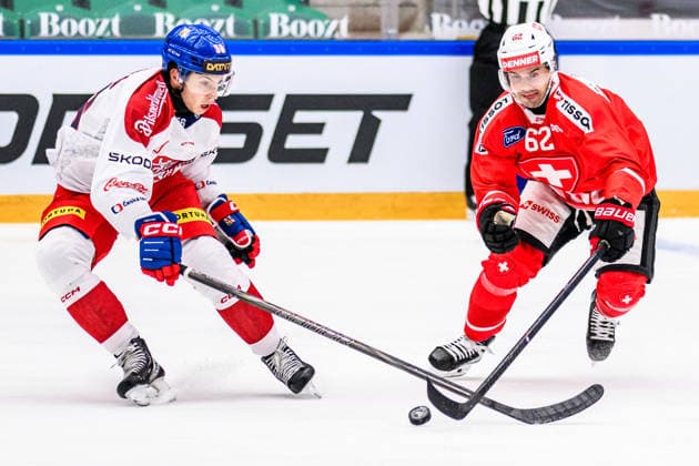 260510 Tomas Cibulka of Czech Republic and Denis Malgin of Switzerland during the Beijer Hockey Games between Switzerland and Czech Republic on May 10, 2026 in Ängelholm Photo Mathilda Schuler BILDBYRAN kod MA MA0974 ishockey ice hockey sweden hockey games beijer hockey games schweiz tjeckien czech republic bbeng  Copyright: MATHILDAxSCHULER BB260510MA012